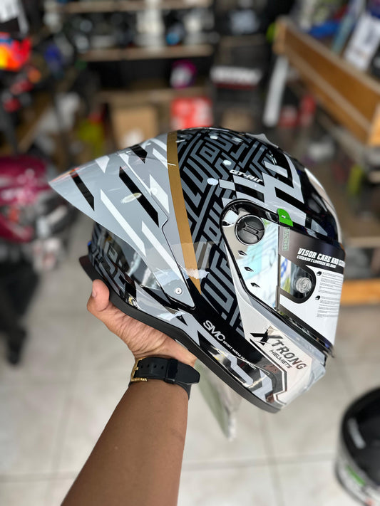 Casco Xtrong Xtr-352 R1 Striker